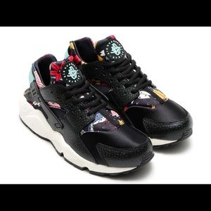 FLASH SALE!🌺🌸ALOHA NIKE HURRACHES! (Broken)